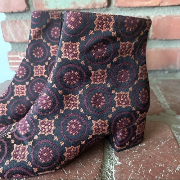 Maliparmi Tapestry Geometric Print Ankle Booties Sz 8 - Picture 3 of 12